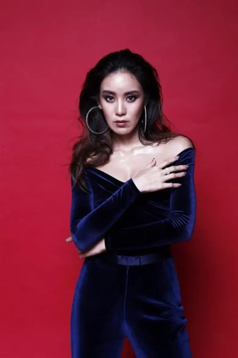 ถือเป็นนักร้องสาวสวยเสียงทรงพลังอีกหนึ่งค...