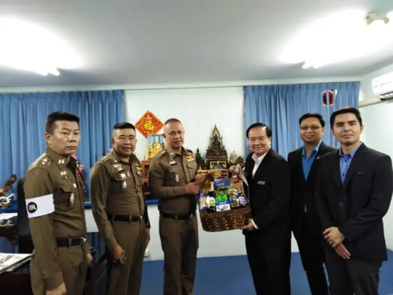 นายแพทย์รวิศ ธรรมประสิทธิ์ รองผู้อำนวยการ...