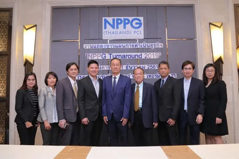 นายเชิดศักดิ์ กู้เกียรตินันท์ (กลาง) ประธ...