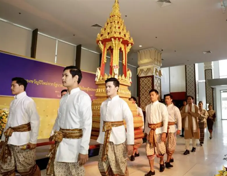 วธ.มอบ 13 กิจกรรม เป็นของขวัญปีใหม่แก่ประชาชน จัด“สวดมนต์ข้ามปี” พร้อมอัญเชิญพระบรมสารีริกธาตุ-พระพุทธรูปสำคัญจาก 13 ชาติ ให้คนไทยสักการะ “ไหว้พระ 10 วัด”- เปิดพิพิธภัณฑ์ - อุทยานประวัติศาสตร์ชมฟรีทั่วประเทศ เชิญชวนซื้อหนังสือลดหย่อนภาษีได้