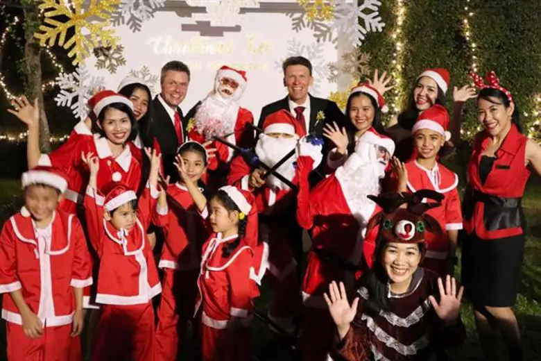 หัวหินฉลองเทศกาลแห่งความสุข ร่วมเปิดไฟต้นคริสต์มาสการกุศลณ โรงแรมเซ็นทาราแกรนด์บีชรีสอร์ทและวิลลา หัวหิน