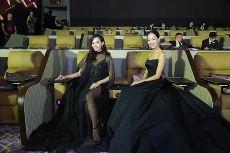 เบลล่า-ราณี นำทัพศิลปิน และเซเลบริตี้ชื่อดังร่วมเฉลิมฉลองเปิดตัวโรงภาพยนตร์วีไอพี THAI Smooth as Silk PREMIER CINEMA @ICON CINECONIC สุดหรูหรา พร้อมบริการระดับเวิลด์คลาส ณ แฟล็กซิพมาสเตอร์พีซแห่งใหม่ของโลกภาพยนตร์ ไอคอน ซีเนคอนิค