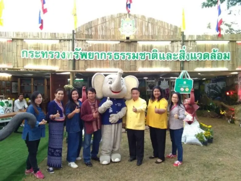 นายทรงพล สวาสดิ์ธรรม ผู้ว่าราชการจังหวัดล...