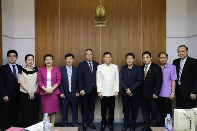 อลังการงานเพชรกะรัตน้ำงาม ระดับ 6 ดาว ครั...