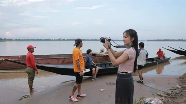 “ต่าย อรทัย” ขอบคุณหลายๆ เด้อ บอกเล่า…เรื่องลาว ในรายการ “ต่าย อรทัย สะบายดี”