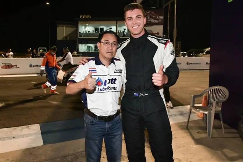 “พีทีที สเตชั่น บีอาร์ไอซี ดริฟต์ แอ็ทแท็ค 2018” ดวลยิ่งใหญ่ “ชาร์ลส์” นักขับฮ่องกงกระชากตำแหน่ง “ดริฟต์ก๊อด” จากไทย