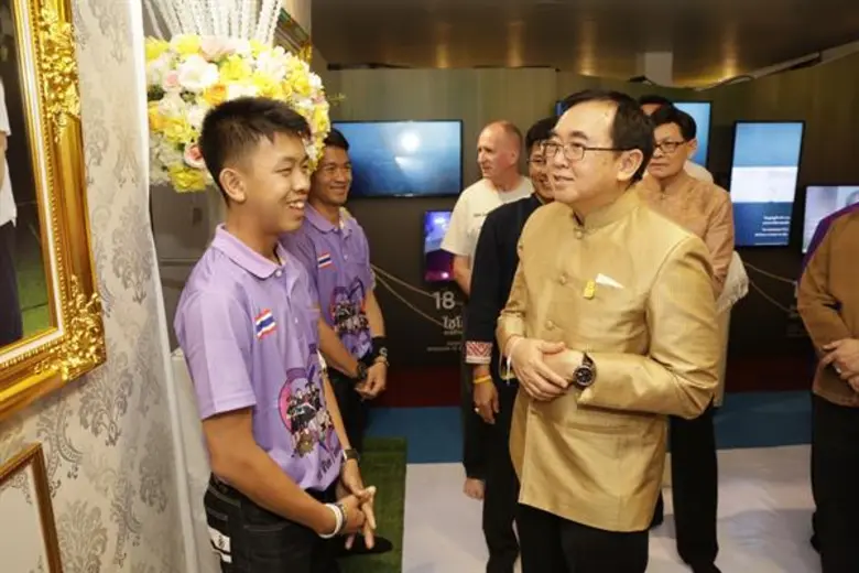 วธ.ส่งมอบนิทรรศการถาวร“ปฏิบัติการถ้ำหลวง : วาระแห่งโลก” ณ วัดพระธาตุดอยเวา จ.เชียงราย เพื่อเป็นแหล่งเรียนรู้และเผยแพร่บทเรียนปฏิบัติการค้นหาและกู้ภัย