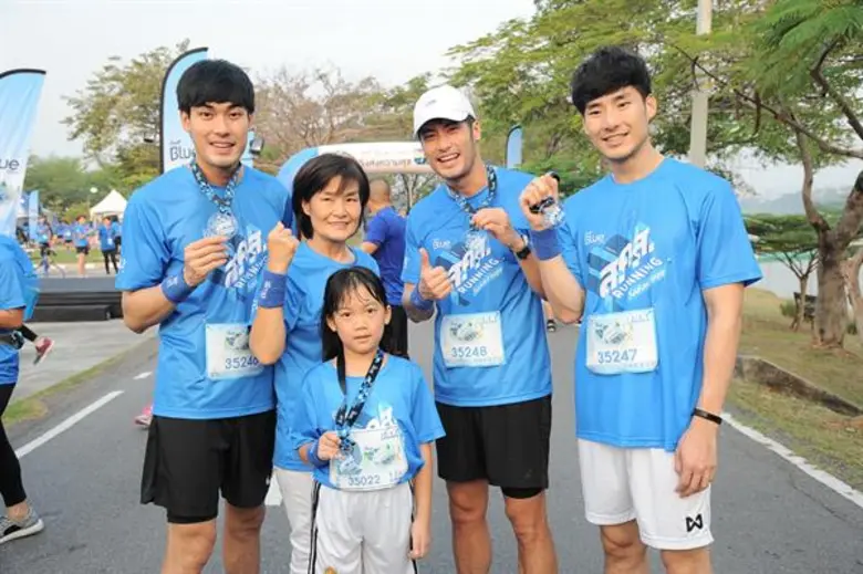 บอย - ปกรณ์ นำทีมครอบครัวฉัตรบริรักษ์ ชวนสมาชิก PTT Blue Card ร่วมวิ่งการกุศล ส่งมอบความสุขท้ายปี
