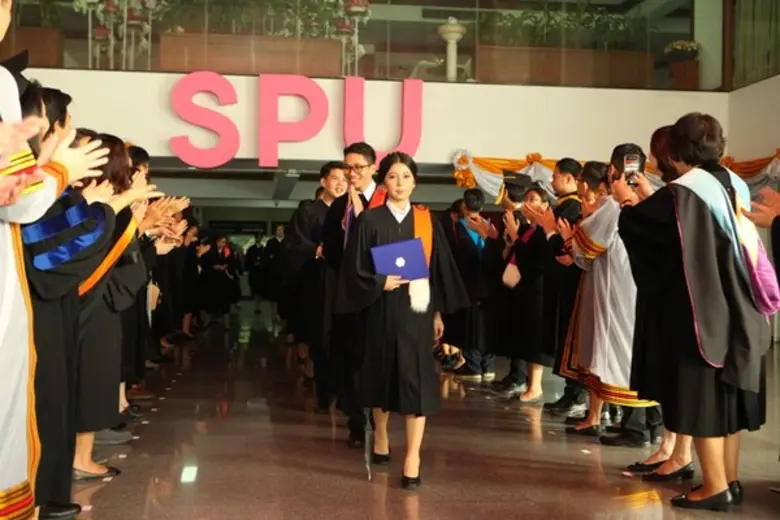 รองศาสตราจารย์ ดร.ครรชิต มาลัยวงศ์ ราชบัณ...