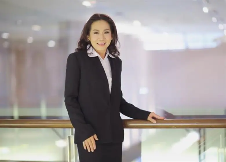 นางสุภาพร ลีนะบรรจง ประธานเจ้าหน้าที่กลุ่...