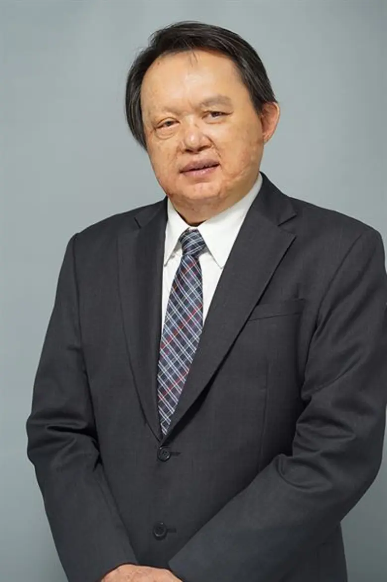 นายพนม กาญจนเทียมเท่า กรรมการผู้จัดการ บร...