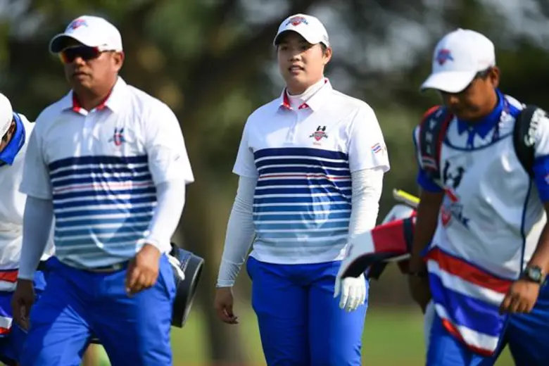 พรอนงค์ เพชรล้ำ และแจ๊ซ เจนวัฒนานนท์ เล่น...