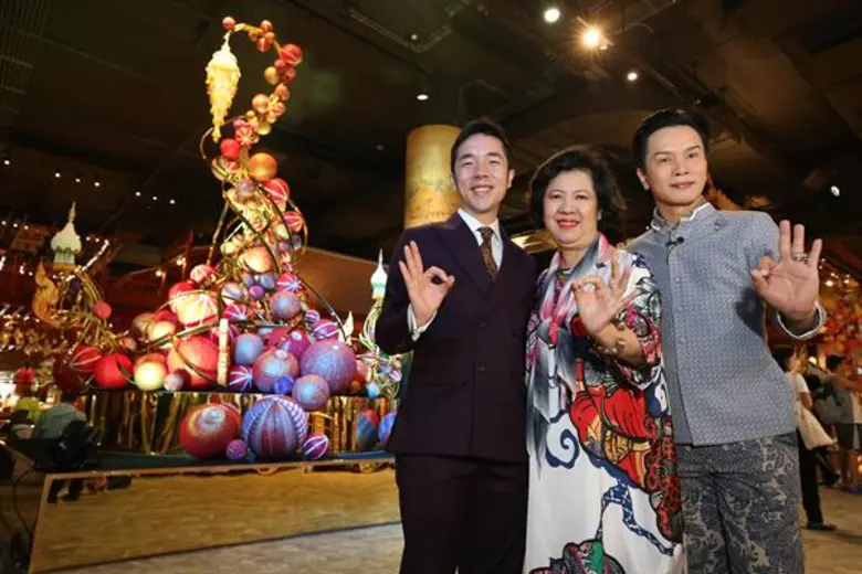 อลังการอย่างไทย เปิดต้นคริสมาสต์ลายกนก สืบสานภูมิปัญญา-เอกลักษณ์ไทย  ที่ 'สุขสยาม’ ณ ไอคอนสยาม