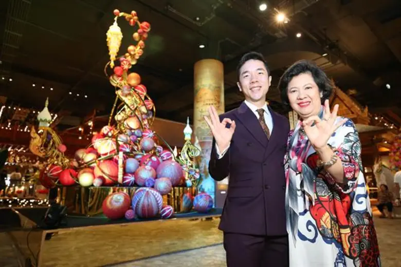 อลังการอย่างไทย เปิดต้นคริสมาสต์ลายกนก สืบสานภูมิปัญญา-เอกลักษณ์ไทย  ที่ 'สุขสยาม’ ณ ไอคอนสยาม