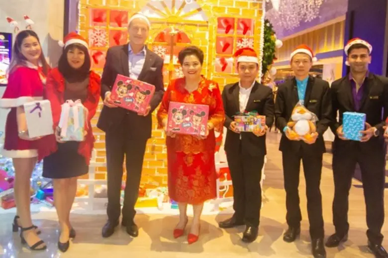 ร่วมแบ่งปันความรักบริจาคให้น้องกำพร้าบิดา...