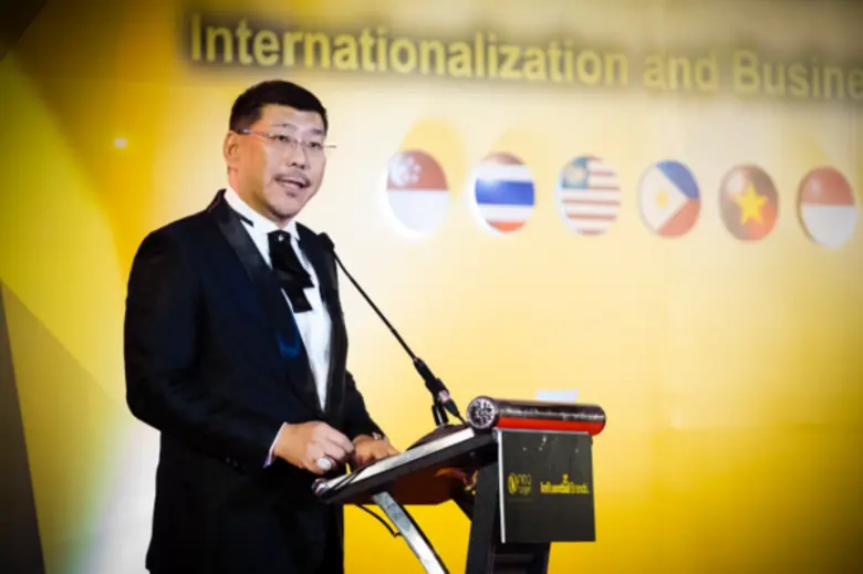 Kenneth Kam (เคนเนธ คัม) ประธานมูลนิธิเคน...