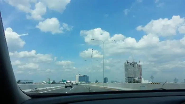 วสท. แนะวิธีปฏิบัติตน หากเกิดเหตุรถเสียบนทางด่วน หรือทางหลวง