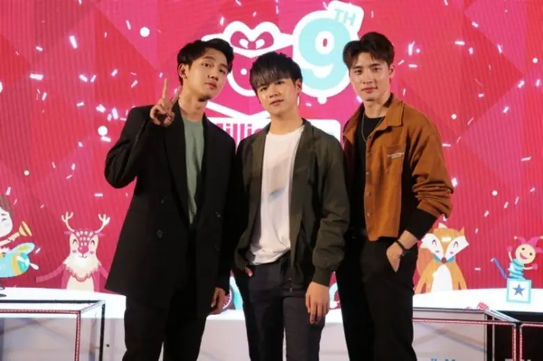 กลุ่มเซ็นทรัล ร่วมกับ กองทัพบก จัดโครงการ “มิลเลี่ยนกิฟท์ มิลเลี่ยนสมายล์ ปี 9” ชวนมอบของขวัญให้เด็กในจังหวัดชายแดนใต้	