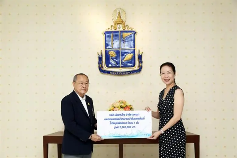 Recently, Dr. Sumet Tantivejkul (left), t...