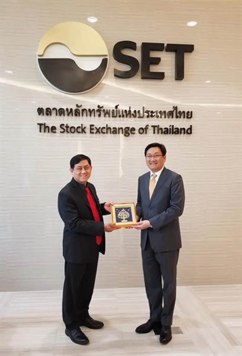 ภากร ปีตธวัชชัย กรรมการและผู้จัดการ ตลาดห...