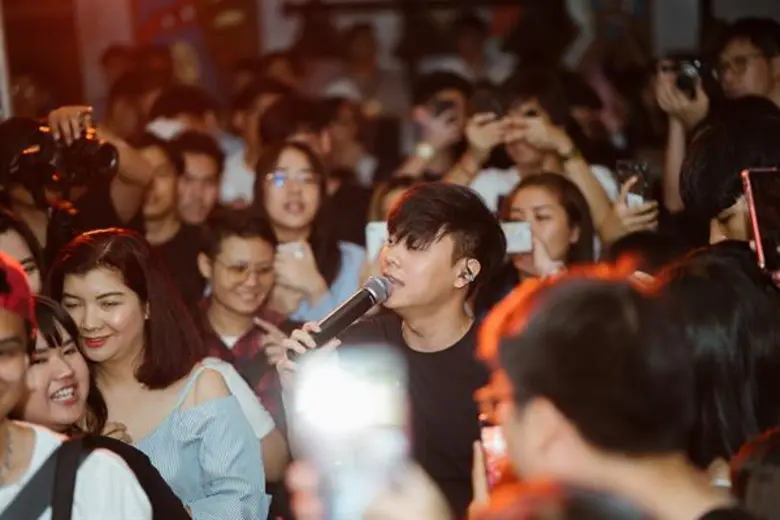 มอบความสุขพร้อมรอยยิ้มส่งท้ายปีเก่าตอนรับ...