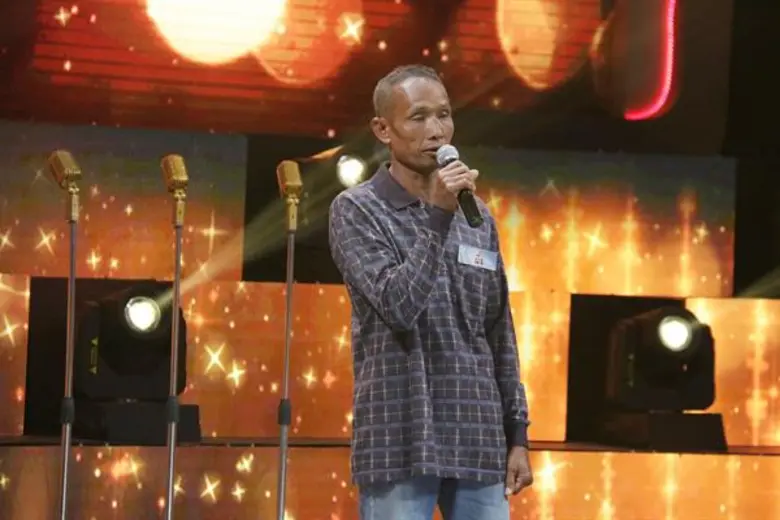 ทีวีไกด์: รายการ “ไมค์หมดหนี้” หนทางยาวไกล ไม่ใช่อุปสรรค! ชายขี่มอเตอร์ไซค์หอบภรรยาหลายพันกิโลเมตร เพื่อเดินทางมา “ไมค์หมดหนี้”