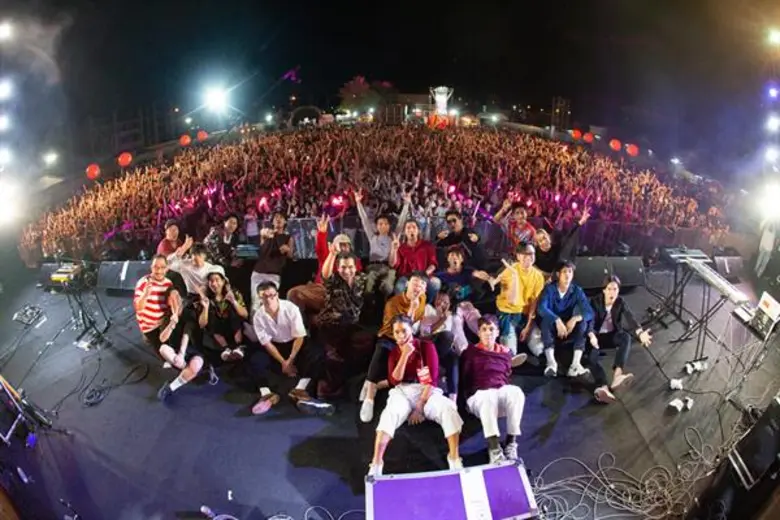 ส่งท้ายปีกันแบบจัดใหญ่ จัดเต็มกับค่ายเพลง...