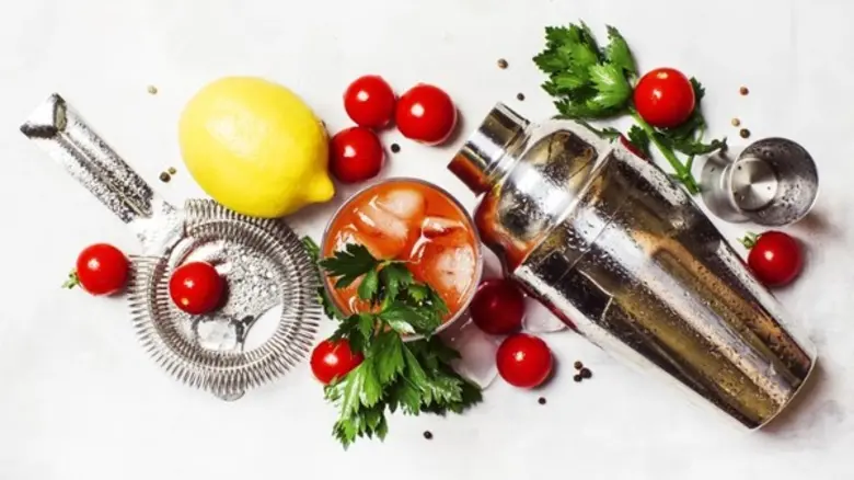 บลัดดี้ แมรี่ ค็อกเทล สูตรนานาชาติ ณ อควา บาร์ โรงแรมอนันตรา สยาม กรุงเทพ	