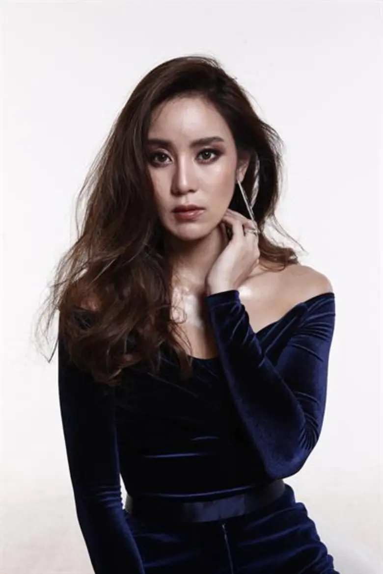 ศิลปินสาวชีวิตดี๊ดีในตอนนี้คงหนีไม่พ้น "ข...