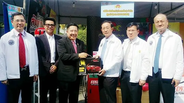 ดร.ถานันดร์ วัชโรทยางกูร ประธานกรรมการบริ...