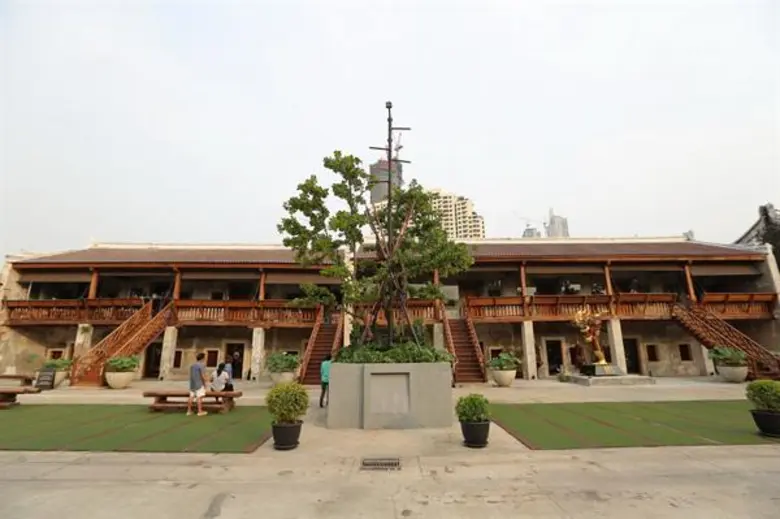 วันเดย์ทริป นั่งเรือ ลัดเลาะเที่ยวริมแม่น้ำเจ้าพระยา เช็คอินไอคอนสยาม – ชิมของอร่อยท่าดินแดง – ขอพรและถ่ายรูปสวยที่ล้ง 1919