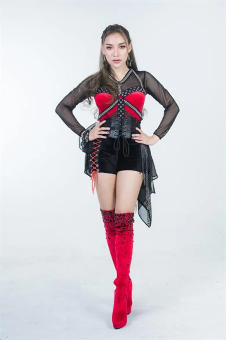 “นุช วิลาวัลย์” ปลื้ม “โสดโสตาย” แรงข้ามปี ยอดยูทูปทะลุ 60 ล้านวิว ถูกยกเป็น “ตัวแม่หมอลำ”