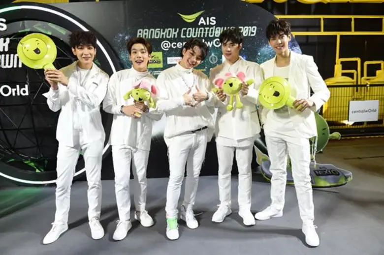 “เจมส์ จิ – แต้ว – เบลล่า” นำทีมดารา - ศิลปิน สร้างความสุขส่งท้ายปี สุดยิ่งใหญ่! ในงาน “AIS BANGKOK COUNTDOWN 2019 @CentralWorld”