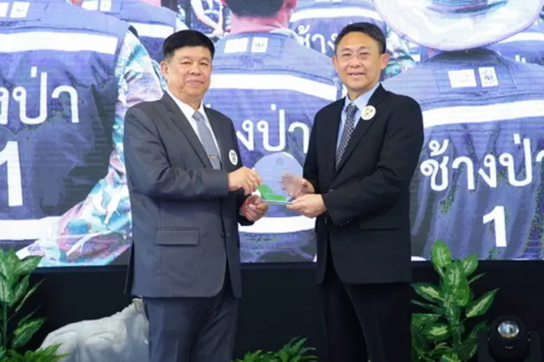 กลุ่มทรู รับโล่เกียรติคุณองค์กรที่สนับสนุ...