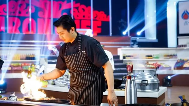 ทีวีไกด์: รายการ "เชฟกระทะเหล็ก ประเทศไทย" “เชฟกระทะเหล็ก” เปิดศึกโค่นบัลลังก์ !! “เชฟปิติ” ปะทะเดือดขอวัดกึ๋น “เชฟเอียน”