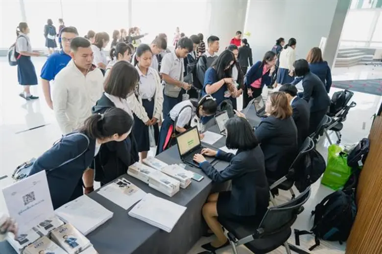 เด็กๆ ที่กำลังเติบโตท่ามกลางความเปลี่ยนแป...