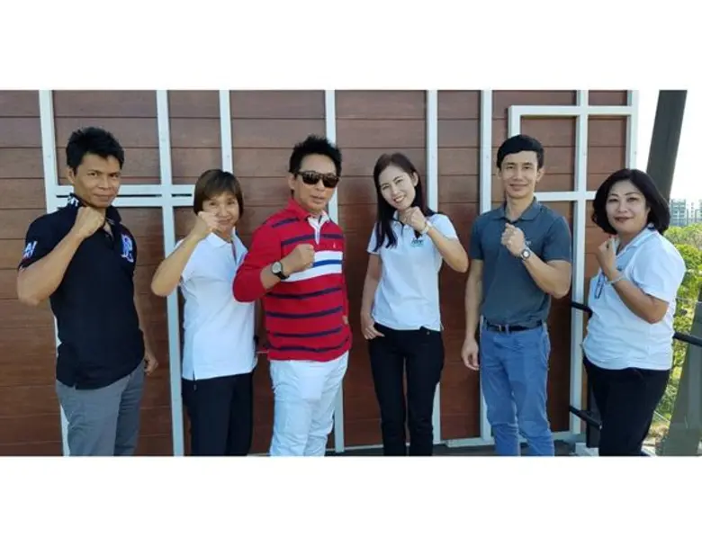 นายธนันทร์เอก หวานฉ่ำ (ที่3จากซ้าย) ประธา...