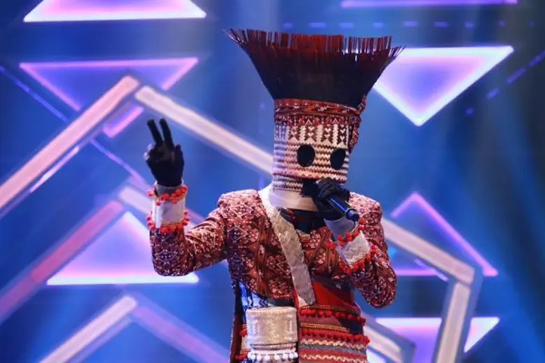 The Mask Line Thai กระชากหน้ากากว้าวคูณสอง เปิดหน้ากากผ้าขาวม้า เป็น ก้อย ศรัณย่า ส่งเสริมสวัสดิ์ และหน้ากากกระติ๊บ เป็น โมสต์ วิศรุต หิมรัตน์