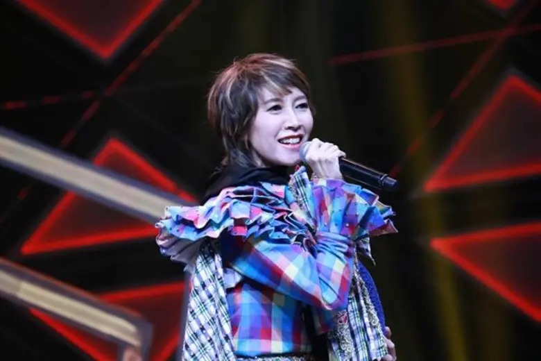 The Mask Line Thai กระชากหน้ากากว้าวคูณสอง เปิดหน้ากากผ้าขาวม้า เป็น ก้อย ศรัณย่า ส่งเสริมสวัสดิ์ และหน้ากากกระติ๊บ เป็น โมสต์ วิศรุต หิมรัตน์