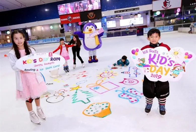 ซับซีโร่ ไอซ์สเก็ต คลับ จัดกิจกรรมวาดภาพระบายสีบนลานน้ำแข็งขนาดใหญ่ รับวันเด็กครั้งแรกในเมืองไทย กับ Kids Art On Ice