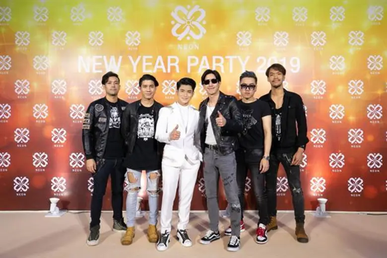 “เอ-ธนกฤต” เปย์จริง ทุ่มจริง แจกรถMG3 ชวน “โตโน่ &เดอะ ดัสต์” จัดปาร์ตี้NEON ประกาศโกอินเตอร์