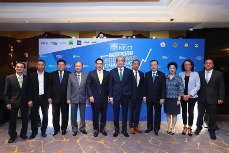 ดร.สมคิด จาตุศรีพิทักษ์ รองนายกรัฐมนตรี เ...