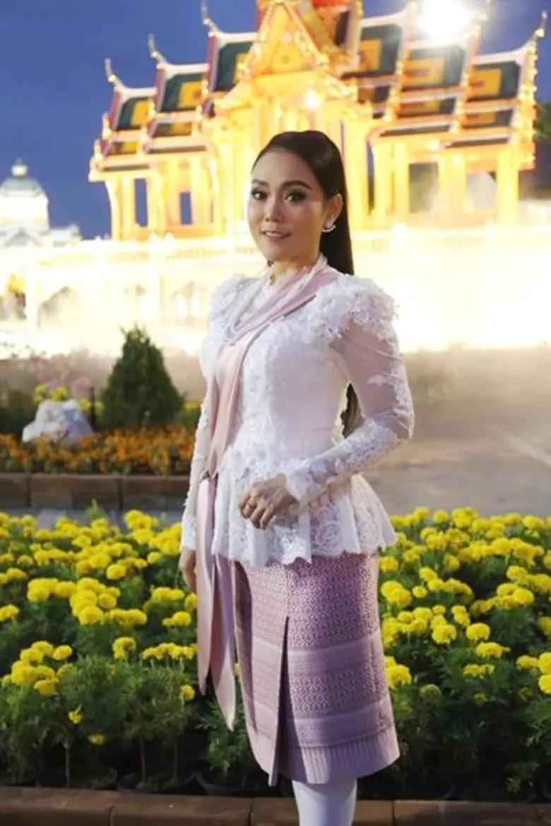 @@@@ มีโอกาสได้แต่งชุดไทยไปเป็นศิลปินจิตอ...