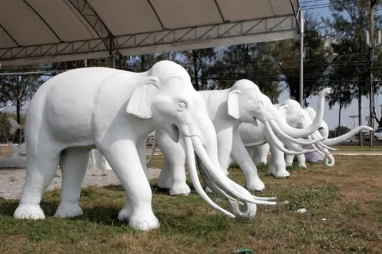 ความคืบหน้า เมรุลอยนกหัสดีลิงค์ เพื่อประกอบพิธีพระราชทานเพลิงศพ หลวงพ่อคูณ พร้อมประดิษฐาน ณ พุทธมณฑลอีสาน