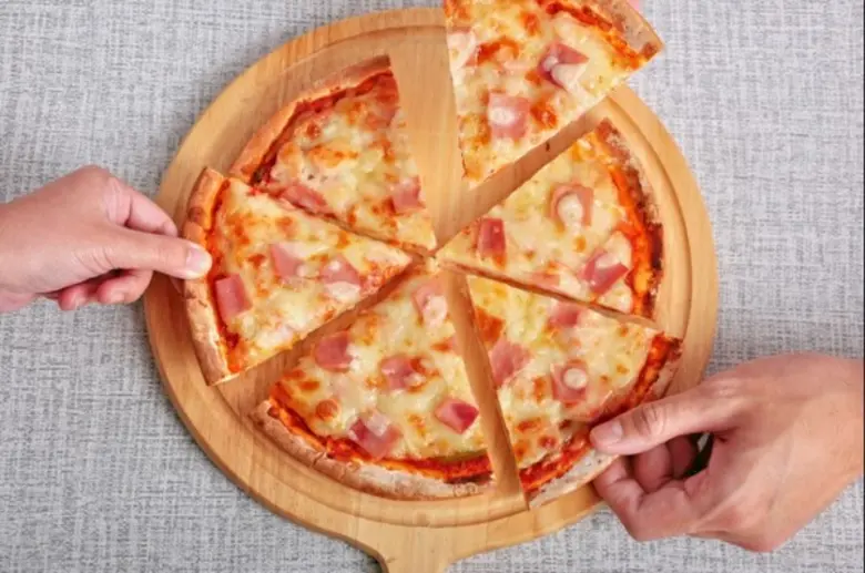 ห้องอาหารนานาชาติ ทิโวลี่ คอฟฟี่ ช็อป โรง...