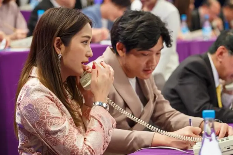 “ศิลปิน-ดารา” ร่วมใจรับสายบริจาคน้ำท่วมใต้ ปลื้มยอดเงินบริจาคเฉพาะช่วงถ่ายทอดสดทะลุ 132 ล้านบาท