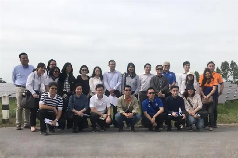 คุณกุลชลี นันทสุขเกษม (กลาง) ที่ปรึกษาทาง...