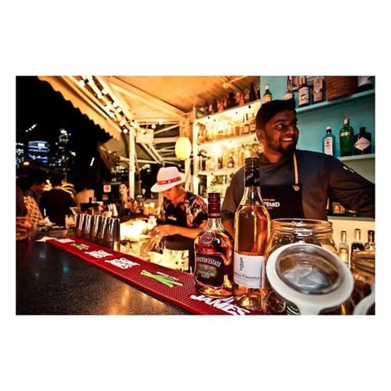 ชวนสายปาร์ตี้ตะลุย 6 บาร์ดังเที่ยวสิงคโปร์ยามราตรี