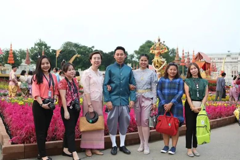 นายมงคล ลีลาธรรม กรรมการผู้จัดการ ธนาคารพ...