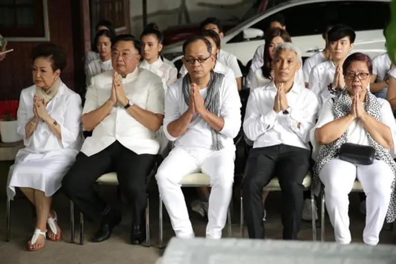 เจ เอส แอล ถือฤกษ์ดี บวงสรวงใหญ่ละครเวทีรื่นอารมณ์ผสมอลเวง“บ้านเรือนเคียงกัน สุนทราภรณ์ เดอะมิวสิคัล” ร่วมด้วยนักแสดงคับคั่ง